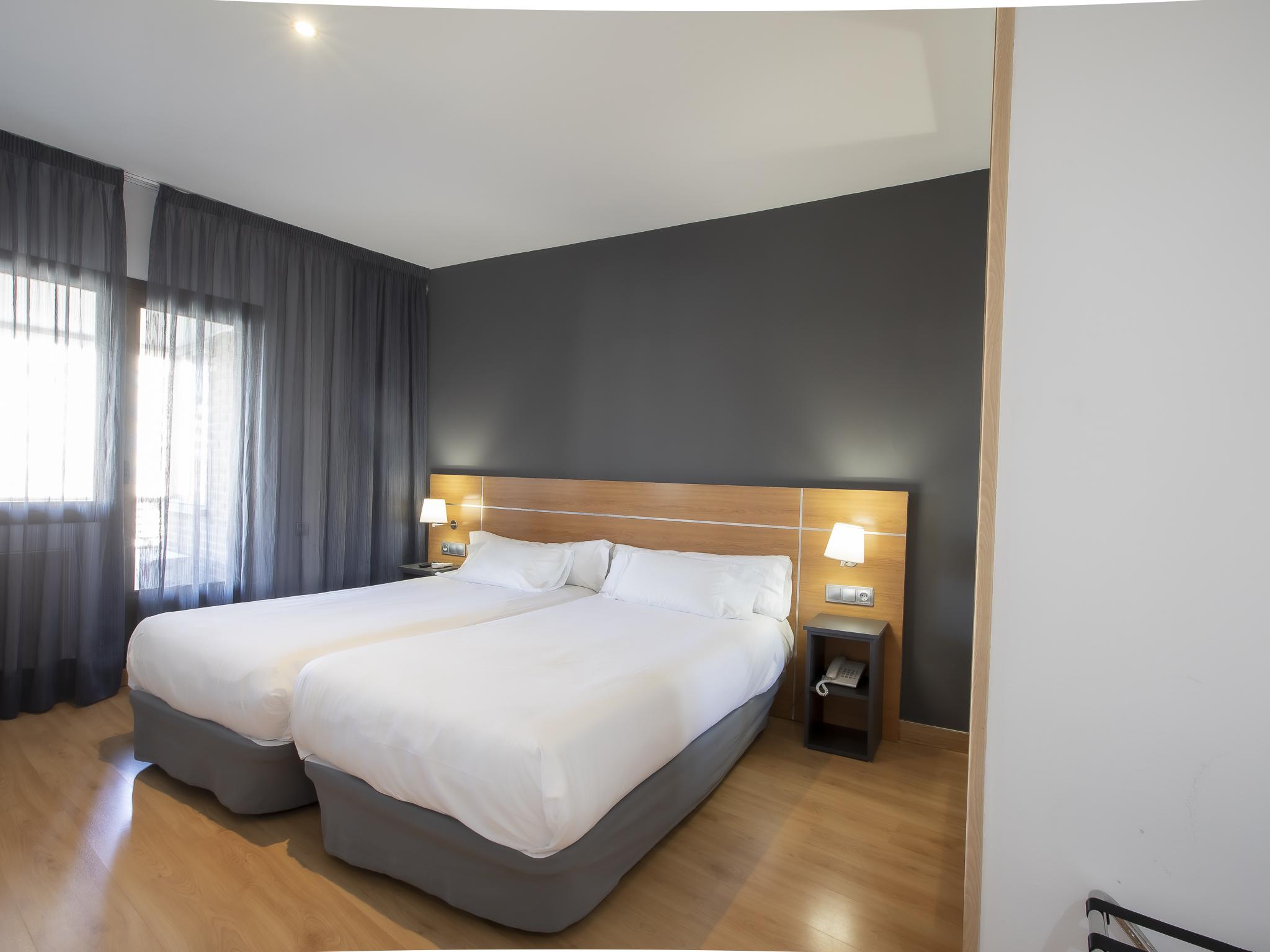 Sancho Ramirez Hotel 3*