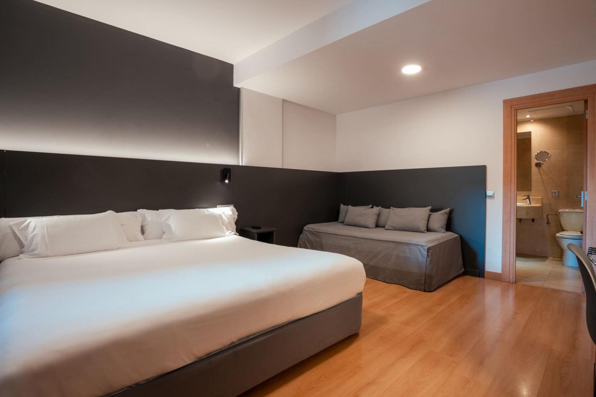 Sancho Ramirez Hotel